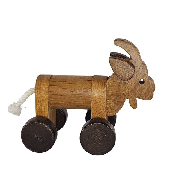 Classic Wooden Goat Pull Toy W/ Wheels Kids Play Collection Selandia Kinderland - Picture 1 of 8